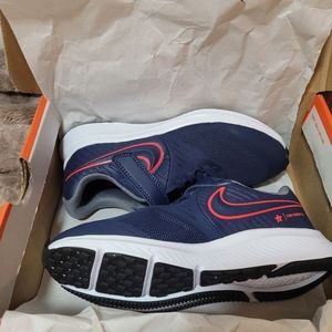 Nike Star Runner 2 (PSV) in Midnight Navy /Bright Crimson for Children size 1y.